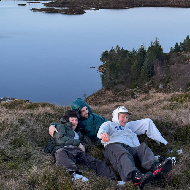 01099 & Gustav & Paul - Augenblick