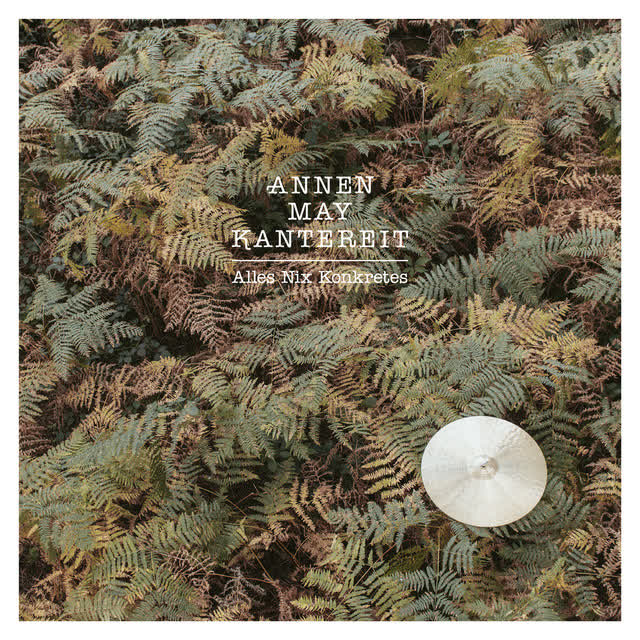 AnnenMayKantereit - Barfuß am Klavier